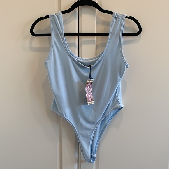 Boohoo powder blue bodysuit - Picture 2 of 6